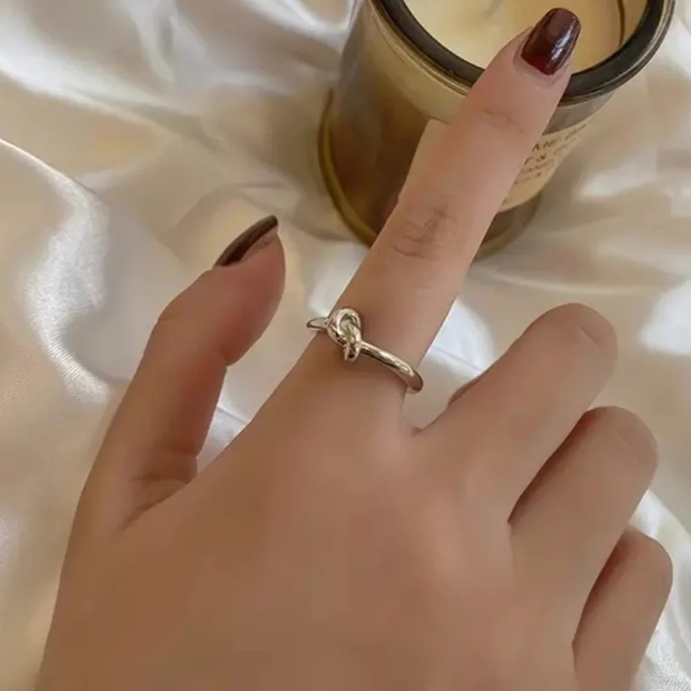 NEW 925 STERLING SILVER KNOTTED ADJUSTABLE RING, CUTE RING, SHINY RING. - Picture 1 of 5
